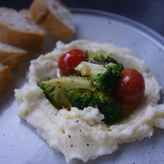 クリームマッシュポテトと季節の野菜のソテー　バゲット付き