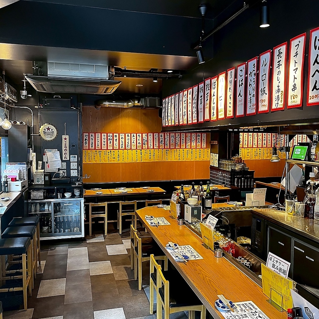 ご友人や職場の方との各種ご宴会に最適なテーブル席をご用意◎活気ある空間で会話も弾みます♪