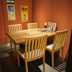 酔っ手羽ではちょっと珍しい“個室席”をご用意！周りを気にせずゆったり過ごせるプライベート空間で、宴会・女子会・接待利用にもおすすめです◎