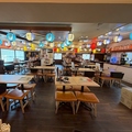 居酒屋それゆけ！鶏ヤロー！梅田茶屋町店の雰囲気1