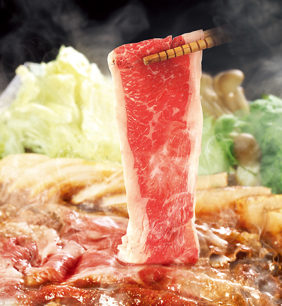 柔らかなお肉に甘辛いタレが絡む[すき焼き]。ふくよかな幸せの香りで楽しいご宴会ムードも最高潮に♪