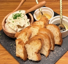 自家製チーズ豆腐 蜂蜜添え バゲット付き
