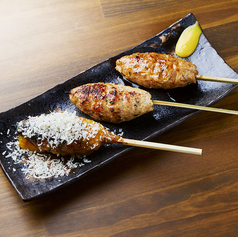 人気メニュー「炭焼き自家製つくね串」