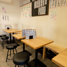 2名様～10名様まで横並びでお座り頂けます。