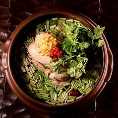 ミナリ薬膳参鶏湯