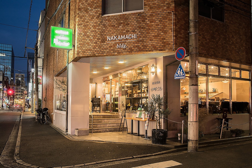 外からみてもお洒落な店内がイベントを彩ります。