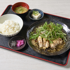 ランチ営業始めました！