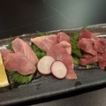 料理メニュー写真&nbsp;鳥刺身三種盛り合わせ