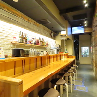 ◆お席はカウンター、テーブルをそれぞれご用意◆