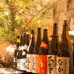 自慢の和食と相性抜群の日本酒や焼酎など、各地の銘酒を取り揃えております。