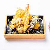 お酒と相性抜群の「天寅5品盛り」!見た目も味も楽しんでいただける逸品です★当店自慢の天盛りを是非、ご賞味ください♪