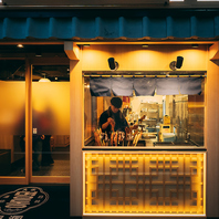 活気ある接客と手厚いおもてなしで、心躍るひとときを