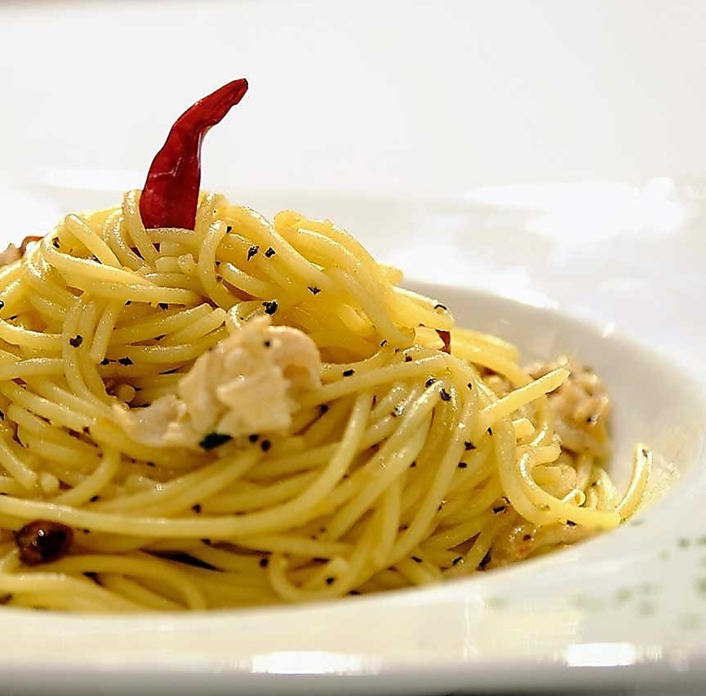 横須賀中央駅に構えるグリル＆バー★飲み放題＆食べ放題が楽しめる♪