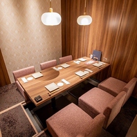 和モダン調な洗練された店内。