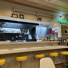 お一人様に大人気のカウンター席もオススメですよ！