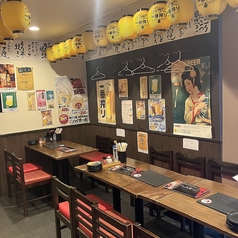 4名様掛けのテーブルのお席です。