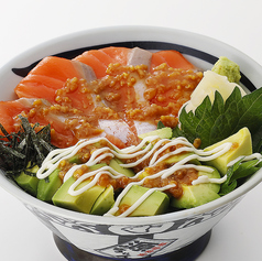 サーモンとアボカドの醤油糀漬け丼 (白飯/味噌汁)
