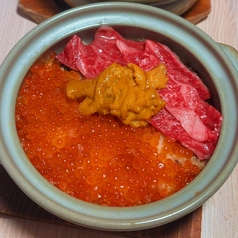 和牛と雲丹の贅沢土鍋