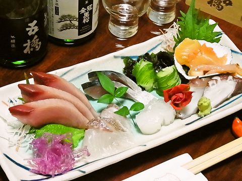 その日仕入れた瀬戸内の新鮮な魚が食べられる、落ち着いた雰囲気の隠れ家的居酒屋。