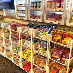 お菓子&デザートアイスバー食べ放題！