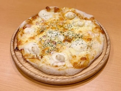 ベーコンとポテサラの焼肉マヨピザ