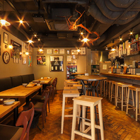 店内はほとんどをスタッフがDIYしました◎