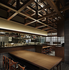 ゆったりと座れる8名様まで利用できる大テーブル席をご用意しています♪ご家族やご友人とのお食事、少人数の宴会にも◎