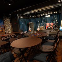 ステージのあるおしゃれ空間で貸切パーティー♪