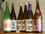 日本各地から取り寄せた厳選された日本酒は常時１０種類以上ご用意★