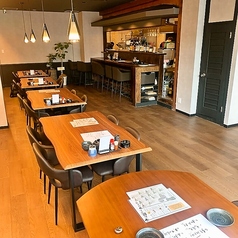 開放感のある店内。様々なシーンでご利用ください！