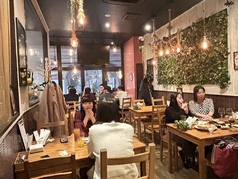 お洒落な内装に美味しいお酒、単品飲み放題もご用意しております♪