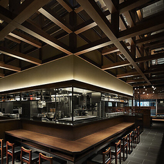 お一人様でも気軽にご利用いただけるカウンター席をご用意しています♪ゆったりとした広さの席で、お食事を心ゆくまでお楽しみいただけます。