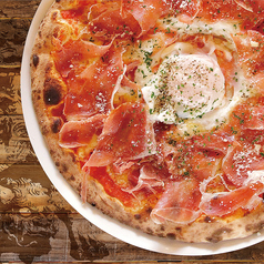 生ハムと目玉焼のビスマルク