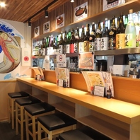 ■新橋での一人飲みやデートに！温もり溢れるカウンター