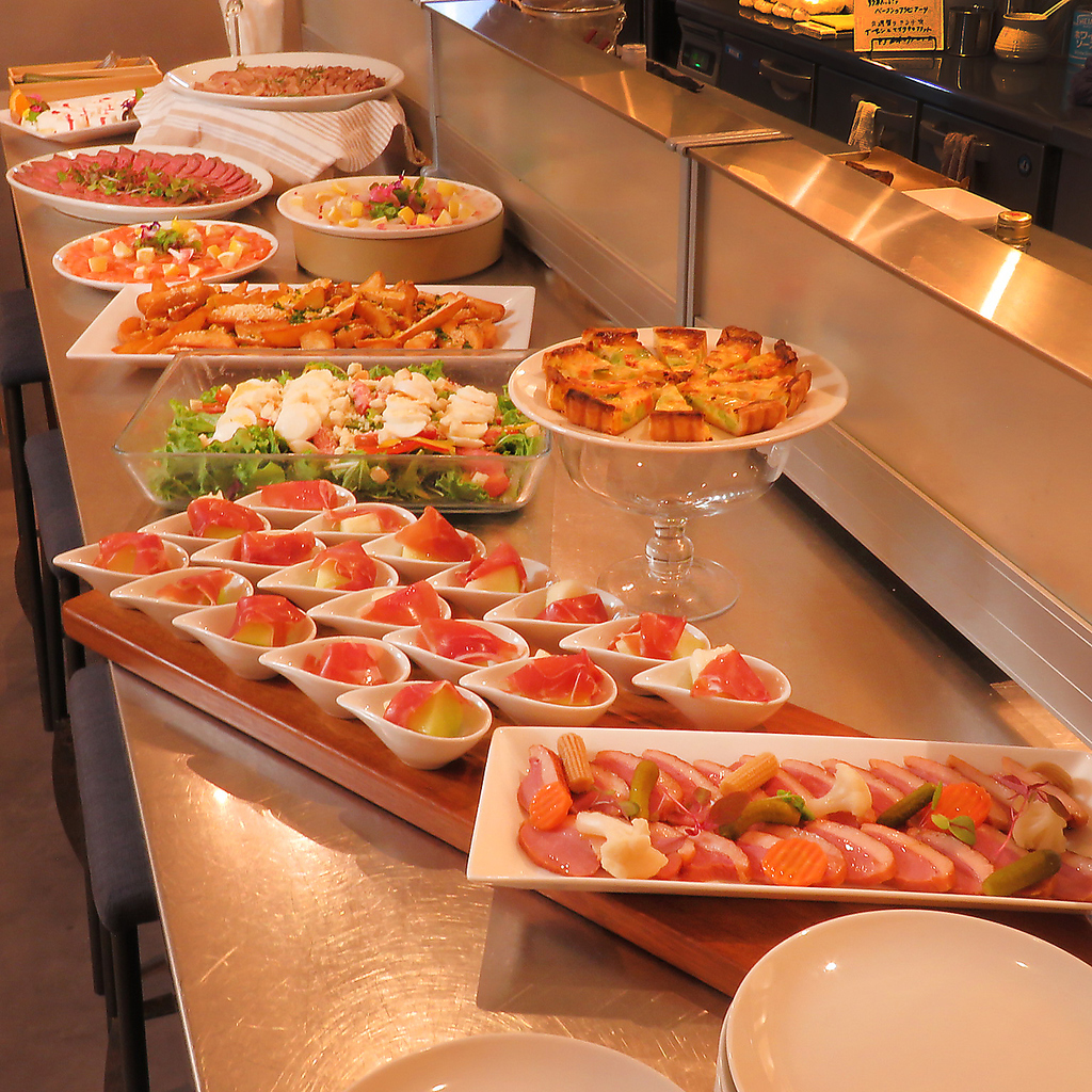 貸切コースはネット予約受付中！贅沢ビュッフェでお楽しみください。