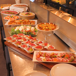 貸切コースはネット予約受付中！贅沢ビュッフェでお楽しみください。