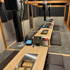 和モダンを基調とした店内で、温かい照明が落ち着いた雰囲気を演出◎日頃の忙しさを忘れさせる癒しの空間。ゆったり寛げる掘り炬燵個室もご用意しております。最大70名まで団体OK 50名以上で完全個室貸し切り相談可です◎