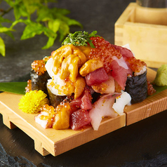 【豪華海鮮こぼれ寿司】浜値を実現！うに・いくら・サーモンなどの豪華内容♪の写真