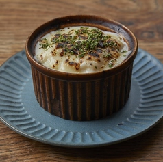 牛すじと揚げ茄子の黒いグラタン