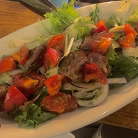 旬の野菜と燻製サラダ