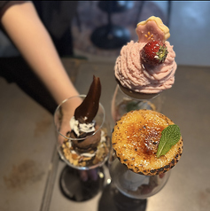 夜パフェや種類豊富なスイーツ