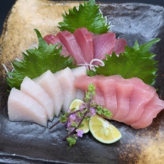 まぐろの刺身三種盛り合わせ