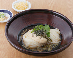 やまと芋とろろとめかぶうどん