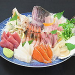 新鮮なお刺身あれこれ食べれるお刺身盛り合わせ！