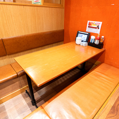 掘りごたつで足を伸ばして楽々!歩き疲れたときも、お仕事でお疲れのときでもゆっくりと脚を伸ばしてお寛ぎ下さい。