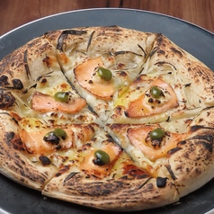 スモークサーモンとクリームチーズのピザ