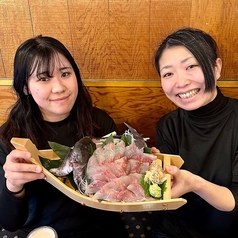 自分たちで釣った魚を調理して提供いたします!
