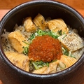 料理メニュー写真&nbsp;鮭ハラスと贅沢イクラの親子土鍋ご飯