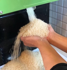 毎日自家精米！こだわりの米を炊きたてを堪能できます！