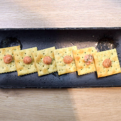 明太子とマスカルポーネのディップクラッカーのせ